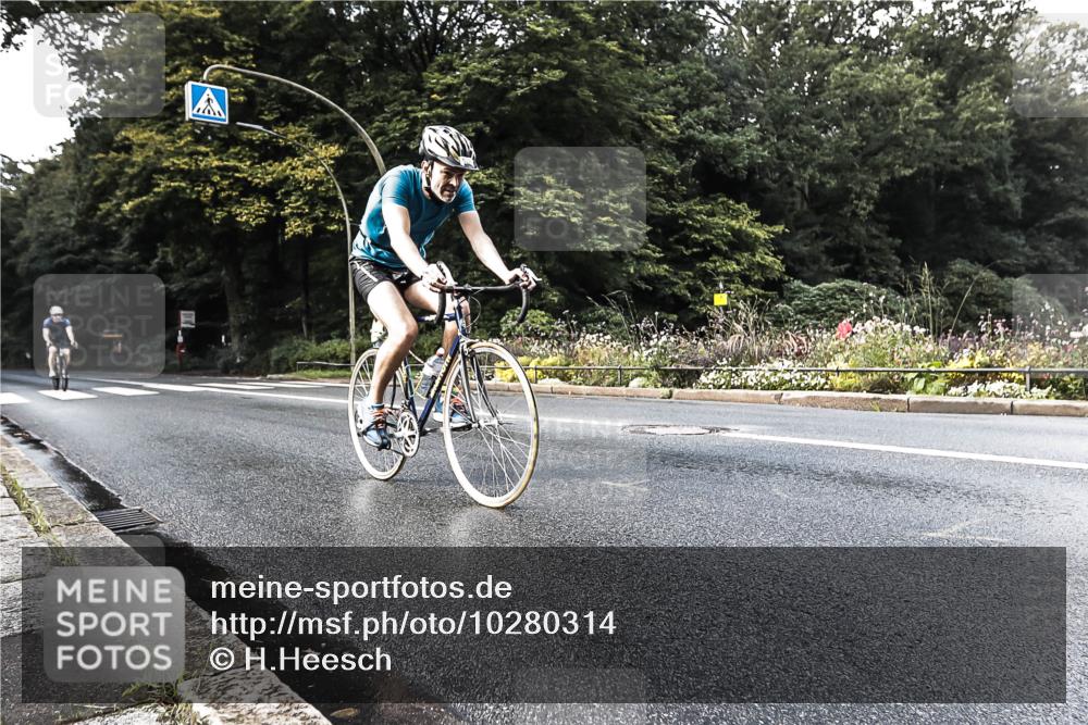 13.09.2026 - Stadtparktriathlon H.Heesch http://msf.ph/oto/10280314 13.09.2026 10:39:30 Radfahren 386, 413, 468, 470, 522 meine-sportfotos.de