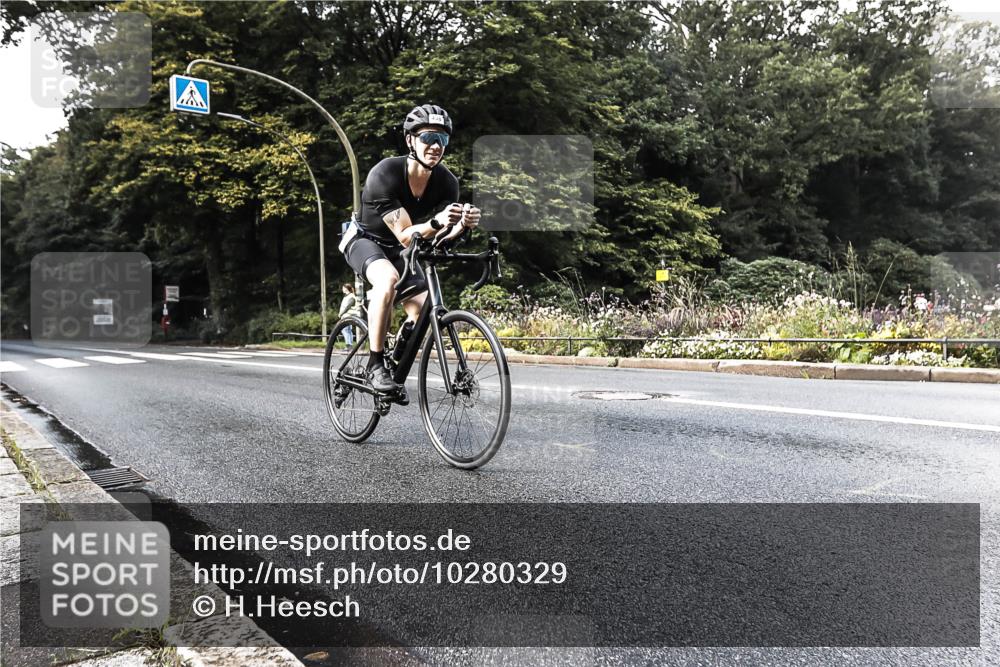 13.09.2026 - Stadtparktriathlon H.Heesch http://msf.ph/oto/10280329 13.09.2026 10:39:40 Radfahren 493, 498 meine-sportfotos.de