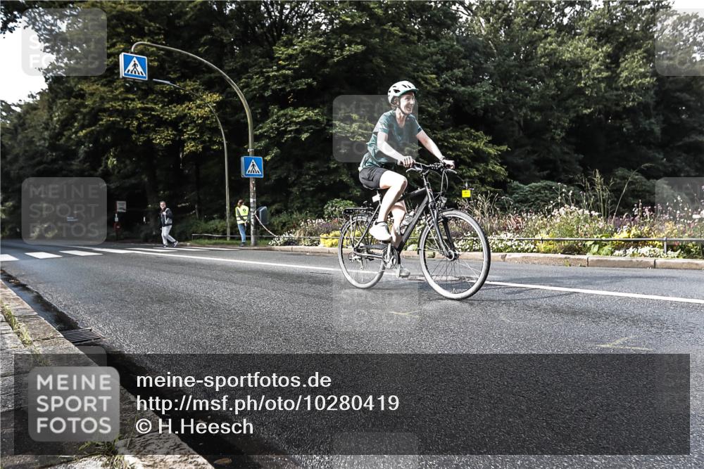 13.09.2026 - Stadtparktriathlon H.Heesch http://msf.ph/oto/10280419 13.09.2026 10:41:22 Radfahren 366, 401, 531 meine-sportfotos.de