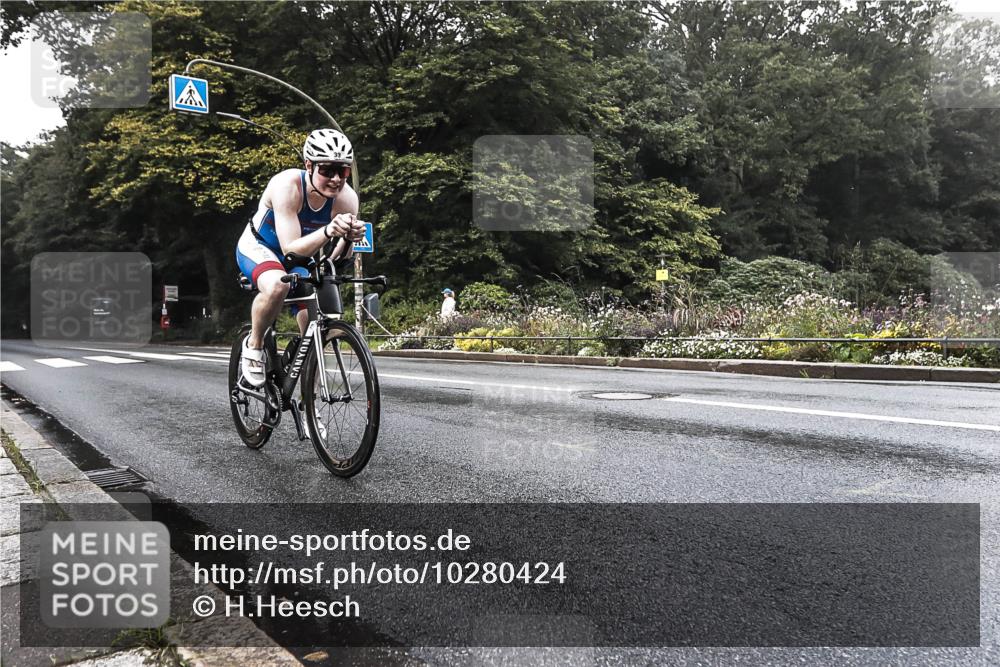 13.09.2026 - Stadtparktriathlon H.Heesch http://msf.ph/oto/10280424 13.09.2026 09:13:16 Radfahren 18, 33, 34, 41 meine-sportfotos.de