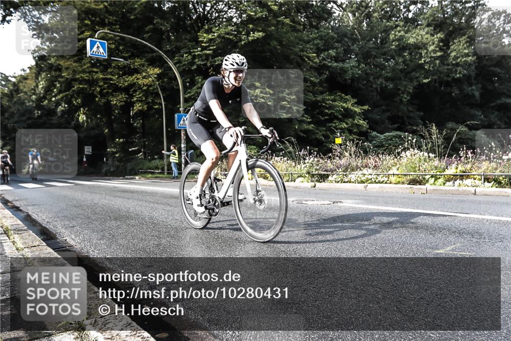13.09.2026 - Stadtparktriathlon H.Heesch http://msf.ph/oto/10280431 13.09.2026 10:41:38 Radfahren 368, 387, 538, 554 meine-sportfotos.de