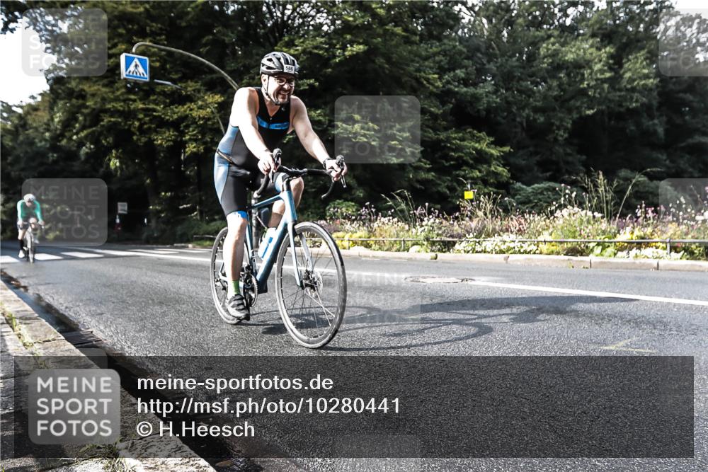 13.09.2026 - Stadtparktriathlon H.Heesch http://msf.ph/oto/10280441 13.09.2026 10:41:43 Radfahren 431, 478, 554, 586 meine-sportfotos.de