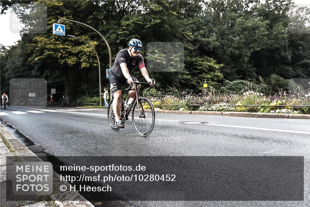 13.09.2026 - Stadtparktriathlon H.Heesch http://msf.ph/oto/10280452 13.09.2026 10:41:55 Radfahren 283, 562 meine-sportfotos.de