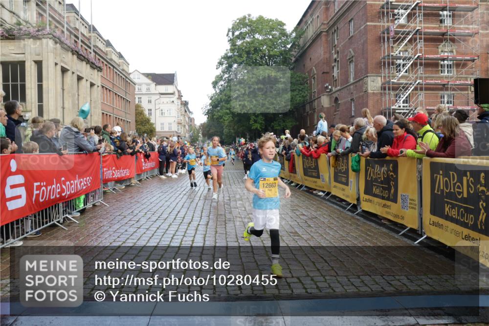 13.09.2026 - Kiel Lauf Yannick Fuchs http://msf.ph/oto/10280455 13.09.2026 08:53:42 Ziel 888, 1149, 1332, 2016, 2447, 3234, 5120, 5455, 6004, 6702, 8024, 8525, 8671, 8968, 9816, 10997, 11170, 11593, 11830, 12511, 12548, 12828, 347, 1159, 1919, 2570, 2614, 2743, 2985, 3210, 3316, 3328, 3419, 4060, 4291, 5177, 5284, 5342, 5344, 5436, 6103, 6846, 6894, 6979, 7170, 7240, 7635, 7875, 8095, 8541, 8601, 8819, 8857, 8947, 9410, 10122, 10390, 11185, 11455, 12168, 120, 193, 258, 262, 1529, 1823, 2141, 4607, 4791, 5432, 6267, 6628, 5342, 8601 meine-sportfotos.de