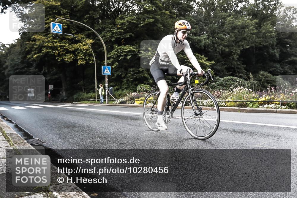 13.09.2026 - Stadtparktriathlon H.Heesch http://msf.ph/oto/10280456 13.09.2026 10:41:59 Radfahren 471, 510, 562 meine-sportfotos.de