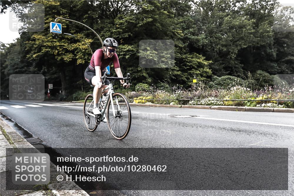 13.09.2026 - Stadtparktriathlon H.Heesch http://msf.ph/oto/10280462 13.09.2026 10:42:08 Radfahren 421, 447 meine-sportfotos.de