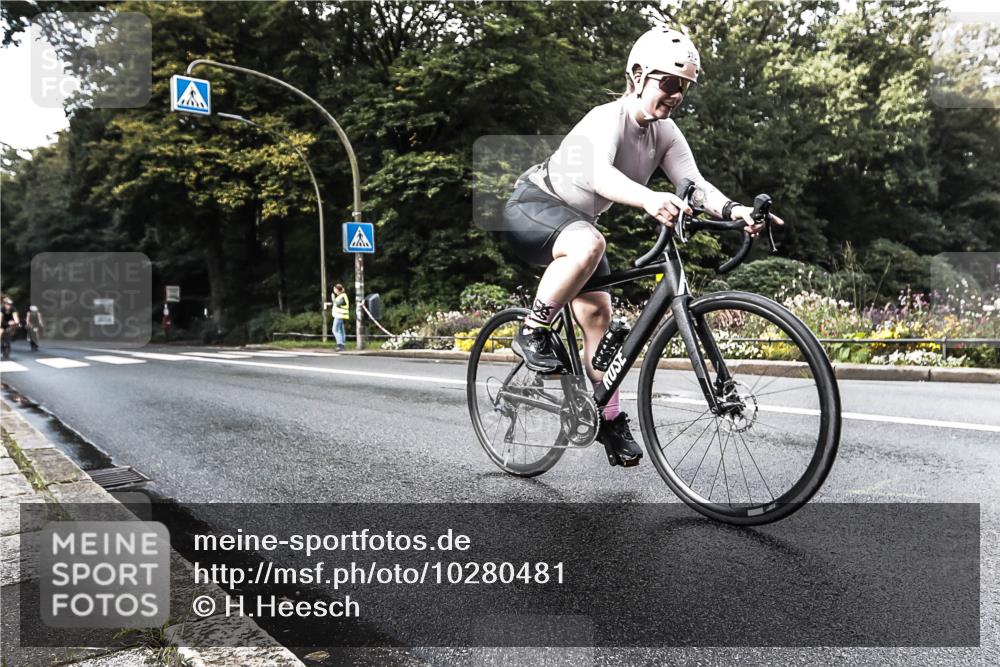 13.09.2026 - Stadtparktriathlon H.Heesch http://msf.ph/oto/10280481 13.09.2026 10:42:29 Radfahren 375, 402, 456 meine-sportfotos.de