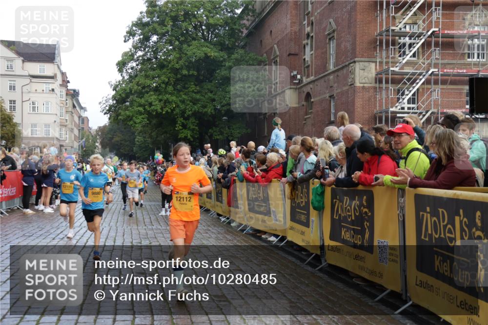 13.09.2026 - Kiel Lauf Yannick Fuchs http://msf.ph/oto/10280485 13.09.2026 08:53:45 Ziel 888, 1149, 1332, 2447, 3234, 4607, 5120, 6004, 6267, 6628, 6702, 8024, 8525, 8671, 8968, 9266, 9816, 10997, 11170, 11593, 12511, 12548, 12828, 347, 1159, 1919, 2016, 2570, 2614, 2743, 2985, 3210, 3316, 3328, 3419, 4060, 4291, 5177, 5284, 5344, 5436, 5455, 6103, 6846, 6894, 6979, 7170, 7240, 7635, 7875, 8095, 8541, 8819, 8857, 8947, 9410, 10122, 10390, 11185, 11455, 11830, 12168, 120, 193, 258, 262, 1529, 1823, 2141, 4791, 5432, 5342, 8601 meine-sportfotos.de