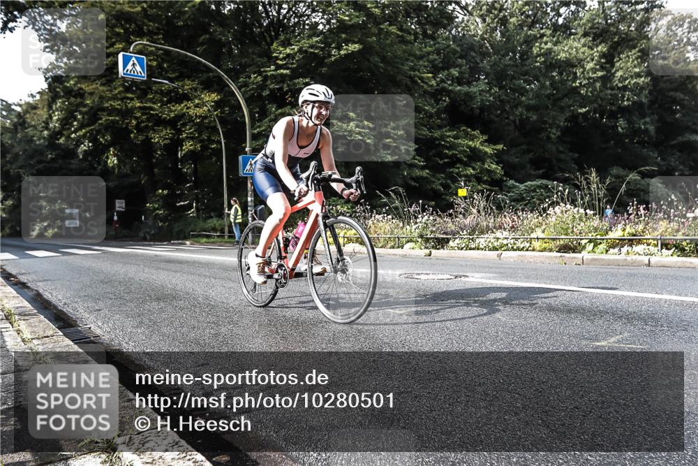 13.09.2026 - Stadtparktriathlon H.Heesch http://msf.ph/oto/10280501 13.09.2026 10:42:57 Radfahren 276, 380, 444, 542 meine-sportfotos.de