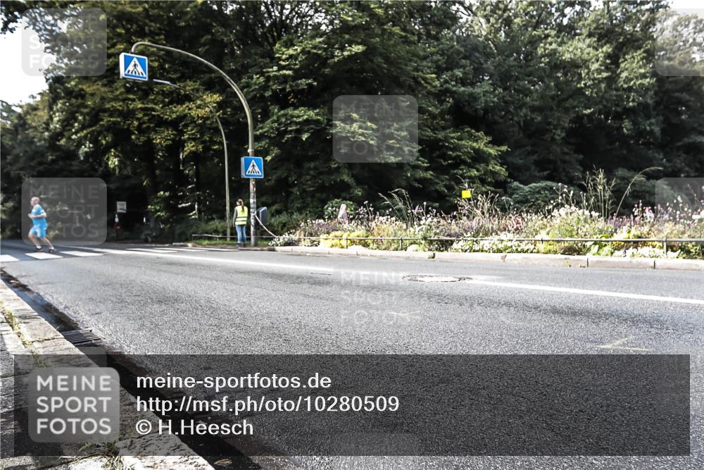 13.09.2026 - Stadtparktriathlon H.Heesch http://msf.ph/oto/10280509 13.09.2026 10:43:07 Radfahren  meine-sportfotos.de