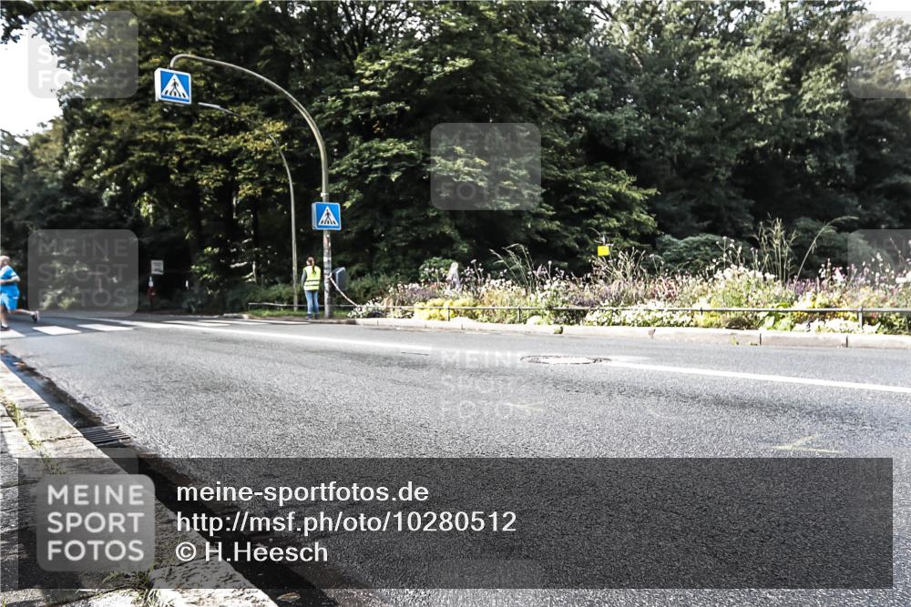 13.09.2026 - Stadtparktriathlon H.Heesch http://msf.ph/oto/10280512 13.09.2026 10:43:07 Radfahren  meine-sportfotos.de