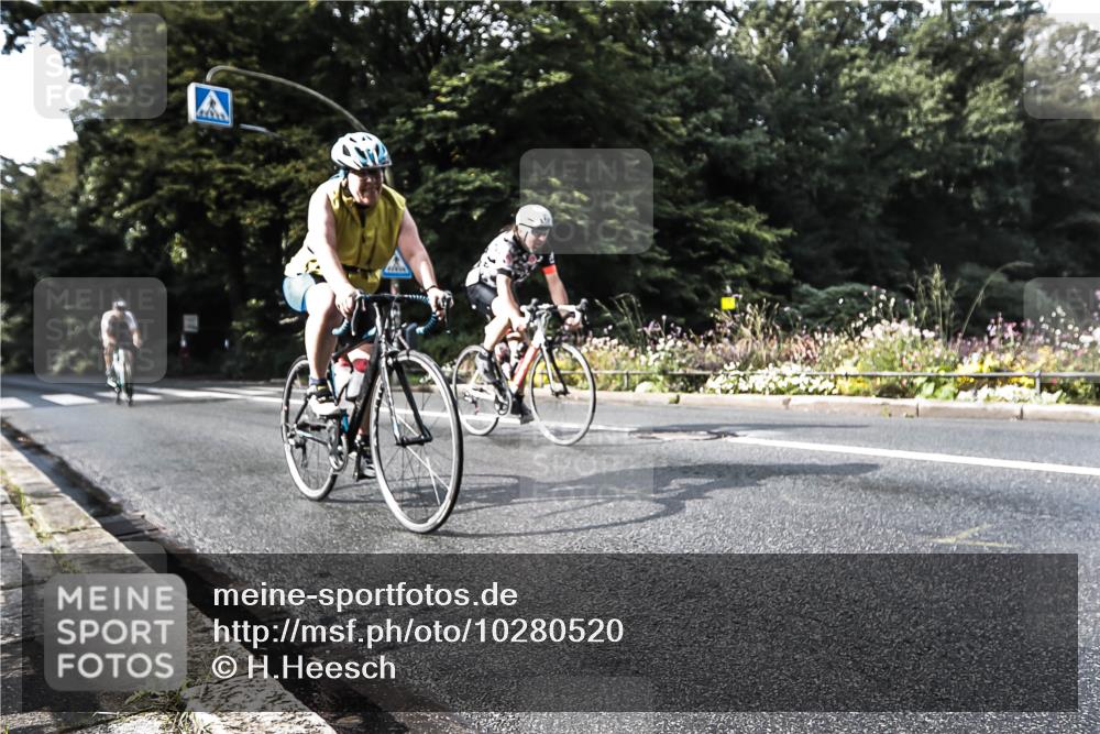 13.09.2026 - Stadtparktriathlon H.Heesch http://msf.ph/oto/10280520 13.09.2026 10:43:18 Radfahren 465, 508, 539, 777 meine-sportfotos.de