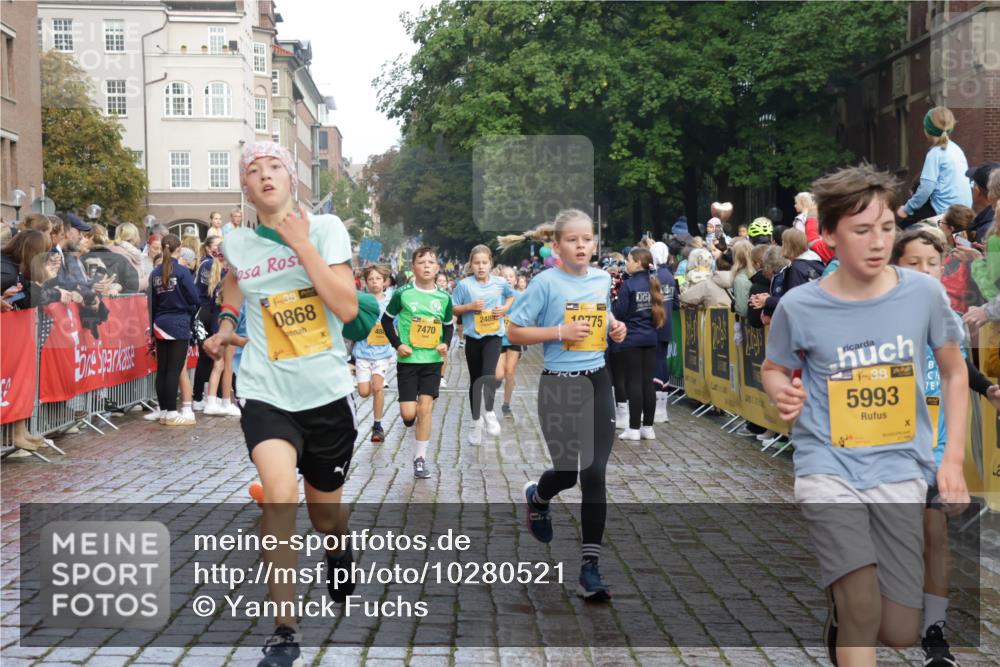13.09.2026 - Kiel Lauf Yannick Fuchs http://msf.ph/oto/10280521 13.09.2026 08:53:49 Ziel 193, 258, 262, 1149, 1332, 1529, 2447, 3234, 4607, 4791, 5120, 5432, 6267, 6628, 6702, 6733, 8024, 8332, 8671, 8968, 9266, 9816, 10997, 11170, 11593, 12511, 12548, 12711, 12828, 347, 888, 1159, 1919, 2016, 2570, 2614, 2743, 2985, 3210, 3316, 3328, 3419, 4291, 5177, 5284, 5344, 5455, 6004, 6103, 6846, 6894, 6979, 7170, 7240, 7635, 7875, 8095, 8525, 8541, 8819, 8857, 8947, 9410, 9816, 10122, 11185, 11455, 11593, 11830, 12168, 120, 488, 1823, 2141, 5342, 8601 meine-sportfotos.de