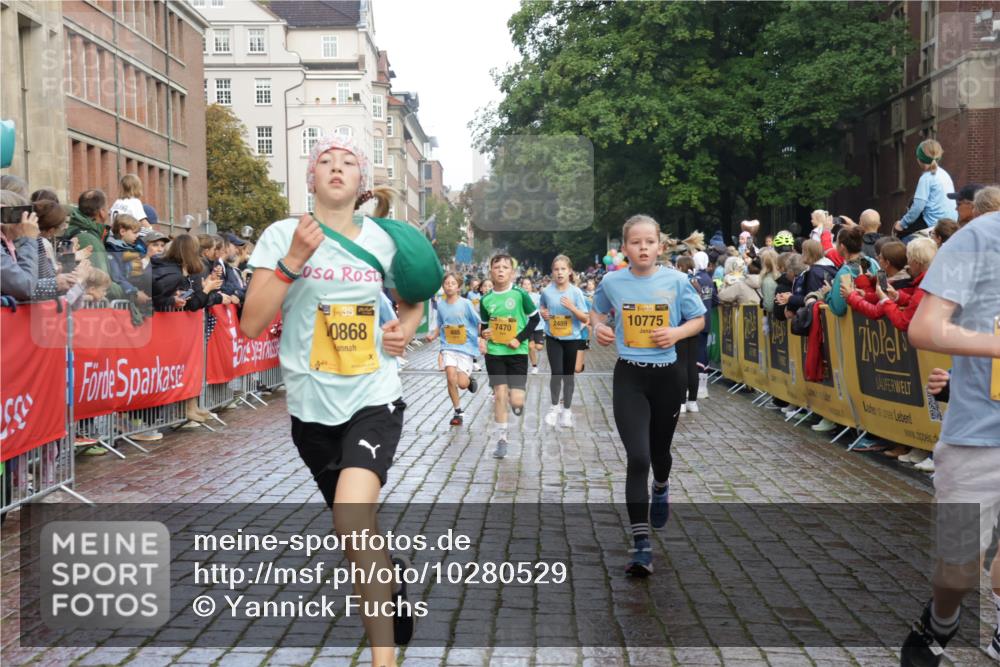 13.09.2026 - Kiel Lauf Yannick Fuchs http://msf.ph/oto/10280529 13.09.2026 08:53:49 Ziel 193, 258, 262, 1149, 1332, 1529, 2447, 3234, 4607, 4791, 5120, 5432, 6267, 6628, 6702, 6733, 8024, 8332, 8671, 8968, 9266, 9816, 10997, 11170, 11593, 12511, 12548, 12711, 12828, 347, 888, 1159, 1919, 2016, 2570, 2614, 2743, 2985, 3210, 3316, 3328, 3419, 4291, 5177, 5284, 5344, 5455, 6004, 6103, 6846, 6894, 6979, 7170, 7240, 7635, 7875, 8095, 8525, 8541, 8819, 8857, 8947, 9410, 9816, 10122, 11185, 11455, 11593, 11830, 12168, 120, 488, 1823, 2141, 5342, 8601 meine-sportfotos.de