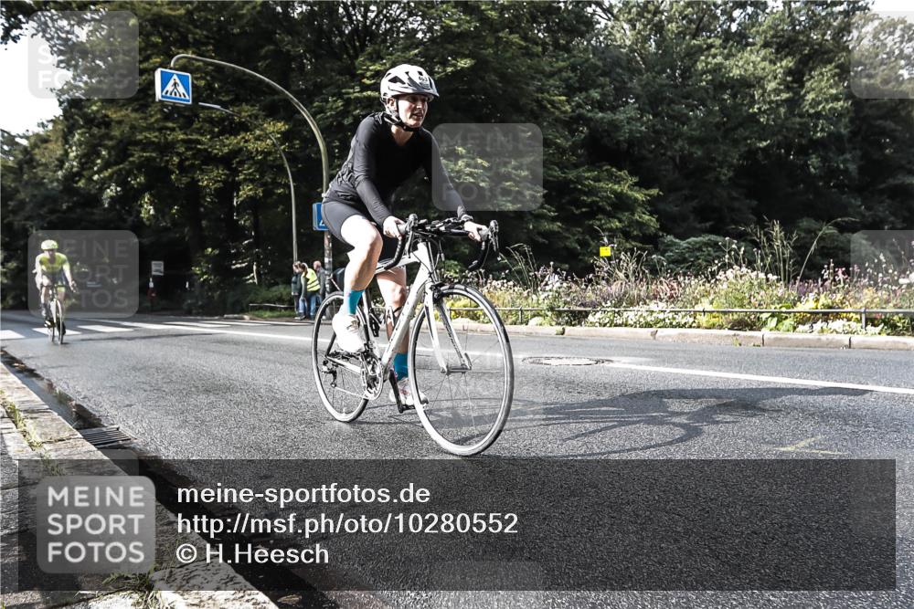 13.09.2026 - Stadtparktriathlon H.Heesch http://msf.ph/oto/10280552 13.09.2026 10:43:44 Radfahren 416, 463, 480 meine-sportfotos.de
