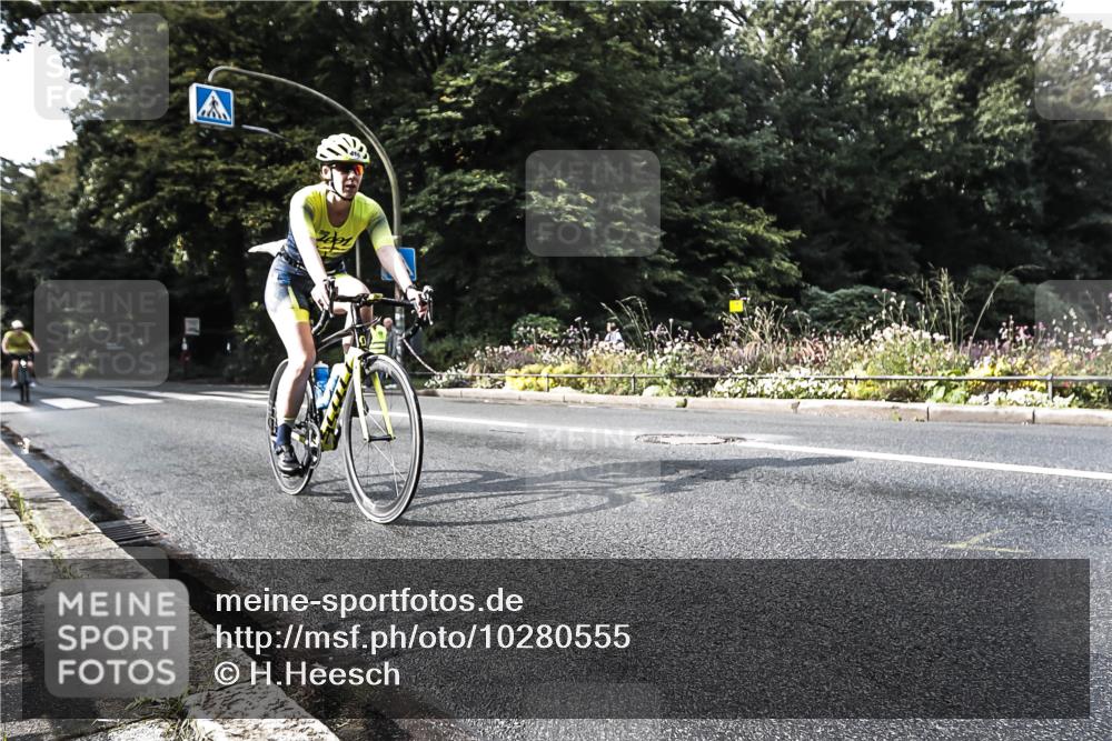 13.09.2026 - Stadtparktriathlon H.Heesch http://msf.ph/oto/10280555 13.09.2026 10:43:45 Radfahren 408, 416, 463, 480 meine-sportfotos.de