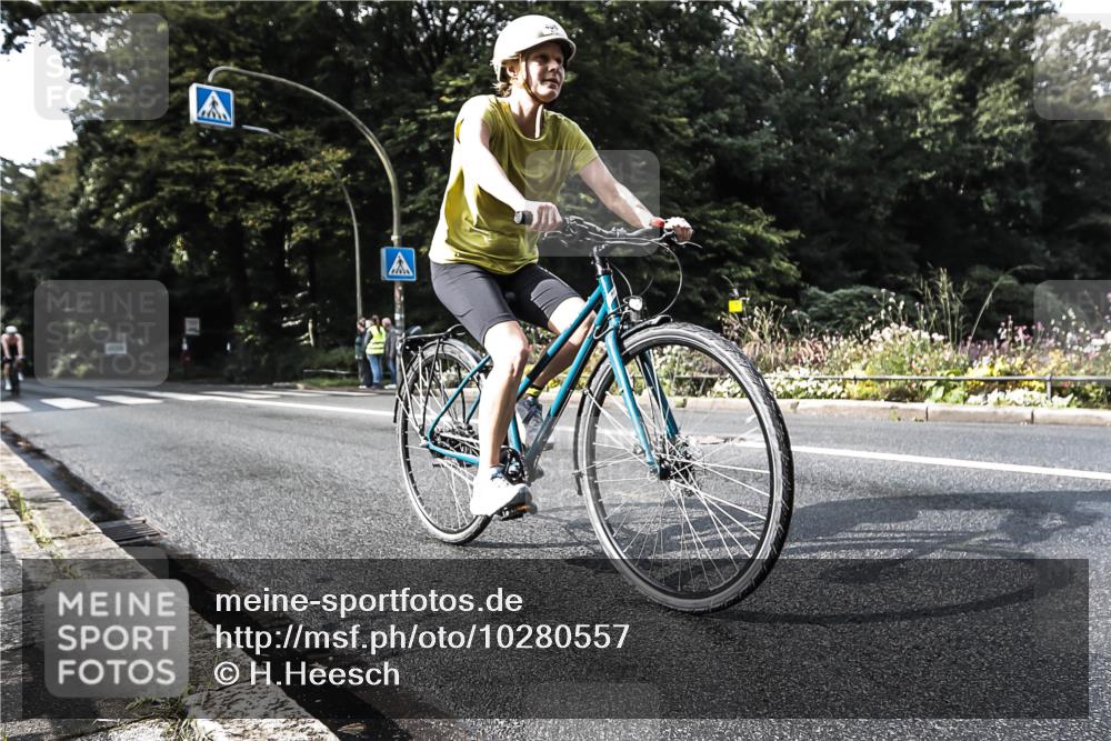 13.09.2026 - Stadtparktriathlon H.Heesch http://msf.ph/oto/10280557 13.09.2026 10:43:48 Radfahren 408, 416, 556 meine-sportfotos.de