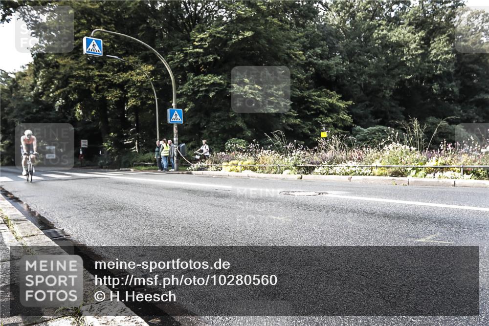13.09.2026 - Stadtparktriathlon H.Heesch http://msf.ph/oto/10280560 13.09.2026 10:43:49 Radfahren 408, 556 meine-sportfotos.de