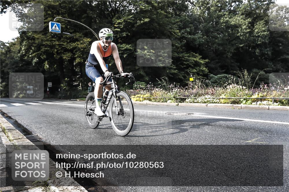 13.09.2026 - Stadtparktriathlon H.Heesch http://msf.ph/oto/10280563 13.09.2026 10:43:50 Radfahren 408, 556 meine-sportfotos.de