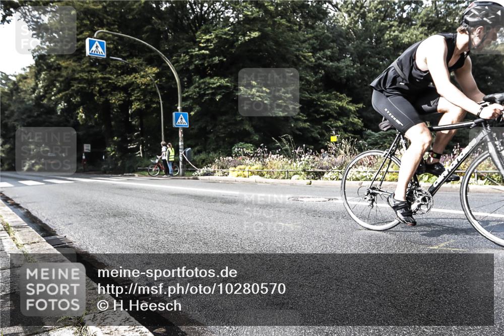 13.09.2026 - Stadtparktriathlon H.Heesch http://msf.ph/oto/10280570 13.09.2026 10:44:01 Radfahren 528, 536, 581 meine-sportfotos.de