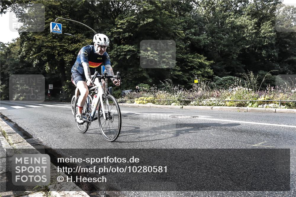 13.09.2026 - Stadtparktriathlon H.Heesch http://msf.ph/oto/10280581 13.09.2026 10:44:04 Radfahren 482, 581 meine-sportfotos.de