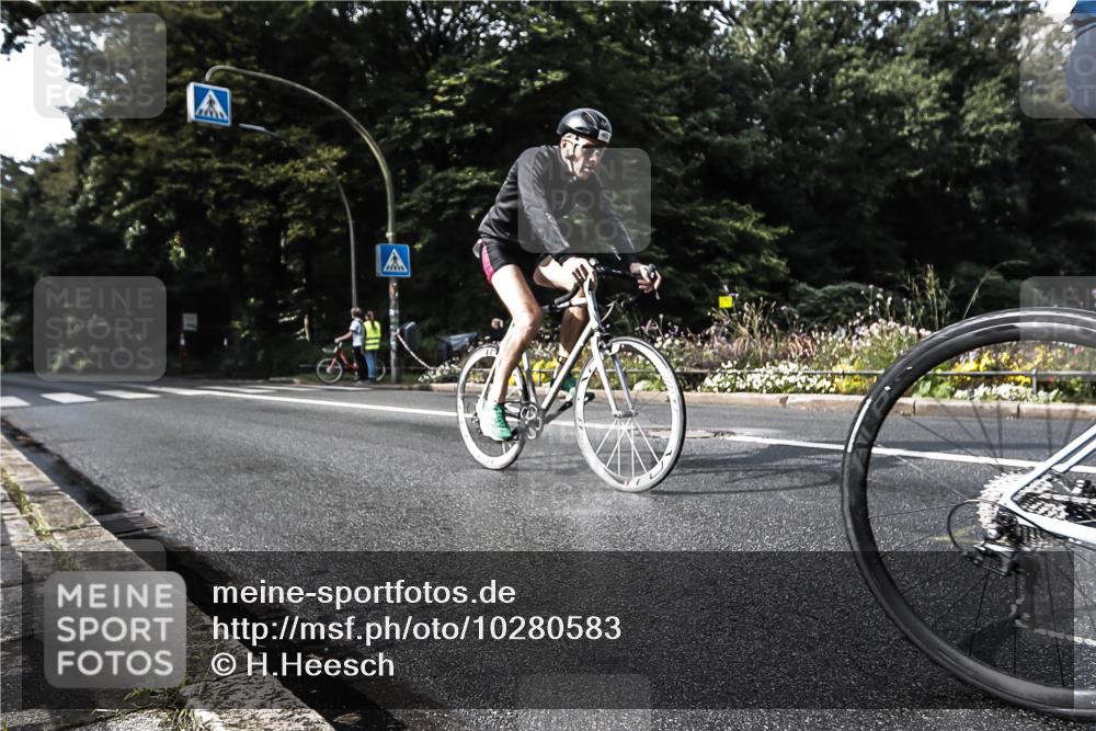 13.09.2026 - Stadtparktriathlon H.Heesch http://msf.ph/oto/10280583 13.09.2026 10:44:05 Radfahren 412, 482, 581 meine-sportfotos.de