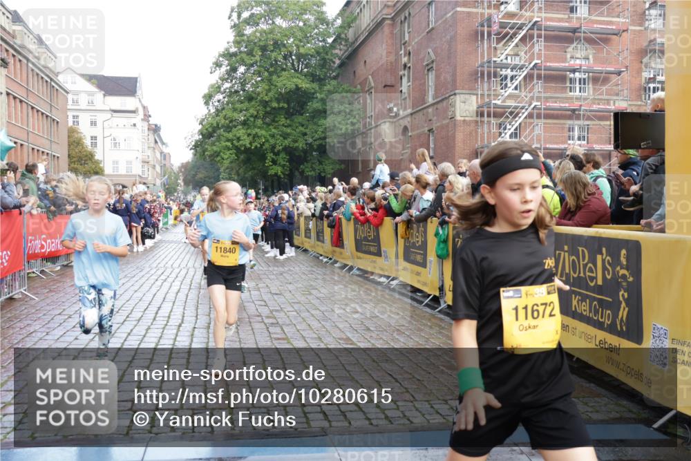 13.09.2026 - Kiel Lauf Yannick Fuchs http://msf.ph/oto/10280615 13.09.2026 08:53:59 Ziel 120, 193, 258, 262, 1244, 1529, 1823, 2122, 2141, 2324, 4607, 4791, 4956, 5432, 5586, 6267, 6733, 7341, 7815, 8006, 8332, 9266, 9880, 10726, 12111, 12663, 12711, 12829, 347, 888, 1149, 1159, 1332, 2016, 2447, 2570, 2614, 3210, 3234, 3328, 5120, 5177, 5344, 5455, 6004, 6628, 6702, 6846, 6894, 6979, 7240, 7635, 8024, 8525, 8671, 8857, 8947, 8968, 9410, 9816, 10122, 10997, 11170, 11185, 11455, 11593, 11830, 12511, 12548, 12828, 488, 1463, 2610, 4059, 4494, 7875 meine-sportfotos.de