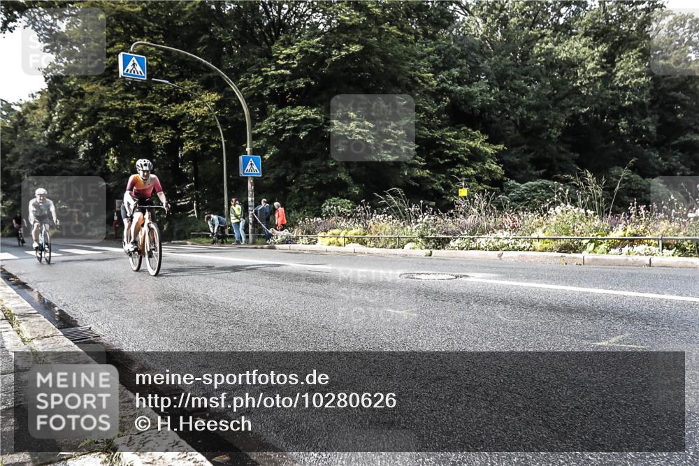 13.09.2026 - Stadtparktriathlon H.Heesch http://msf.ph/oto/10280626 13.09.2026 10:44:33 Radfahren 383, 405, 445 meine-sportfotos.de