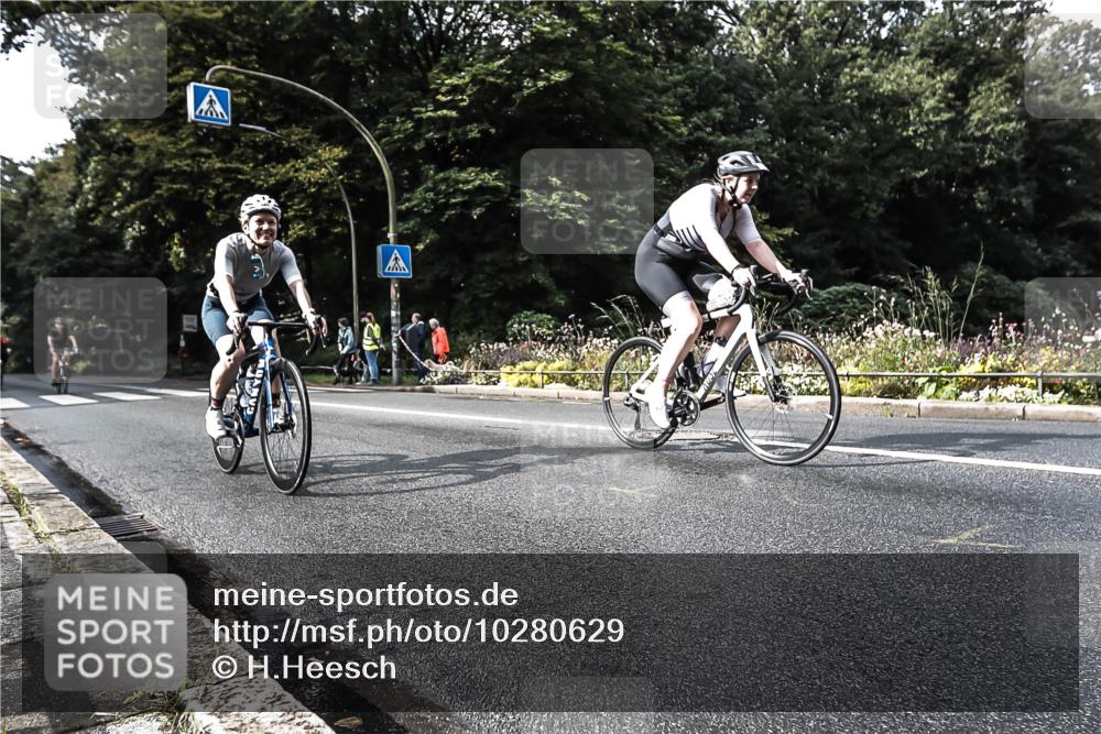 13.09.2026 - Stadtparktriathlon H.Heesch http://msf.ph/oto/10280629 13.09.2026 10:44:35 Radfahren 383, 405, 445, 454 meine-sportfotos.de