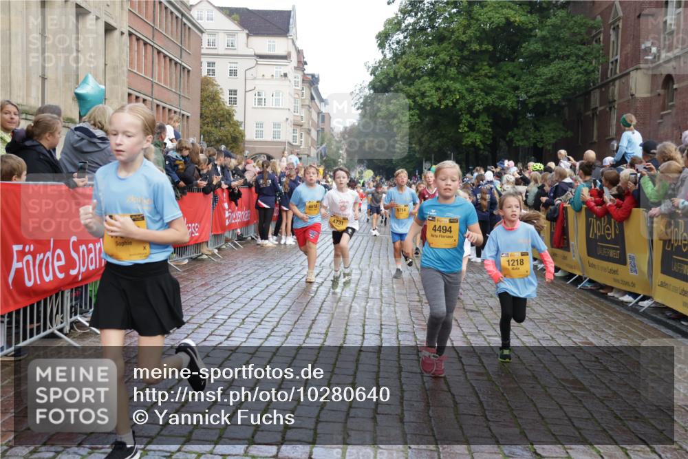13.09.2026 - Kiel Lauf Yannick Fuchs http://msf.ph/oto/10280640 13.09.2026 08:54:02 Ziel 120, 193, 258, 262, 1244, 1529, 1823, 2122, 2141, 2324, 4791, 4956, 5432, 5586, 5993, 6733, 7341, 7815, 8006, 8332, 9850, 9880, 10726, 10775, 10868, 12111, 12112, 12663, 12711, 12829, 258, 262, 888, 1149, 1159, 1332, 2016, 2447, 2614, 3210, 3234, 3328, 4607, 5120, 5177, 5455, 6004, 6267, 6628, 6702, 6894, 6979, 7240, 7635, 8024, 8525, 8671, 8857, 8968, 9266, 9816, 10122, 10997, 11170, 11185, 11593, 11830, 12511, 12548, 12828, 488, 1218, 1463, 2610, 4059, 4494, 7875 meine-sportfotos.de