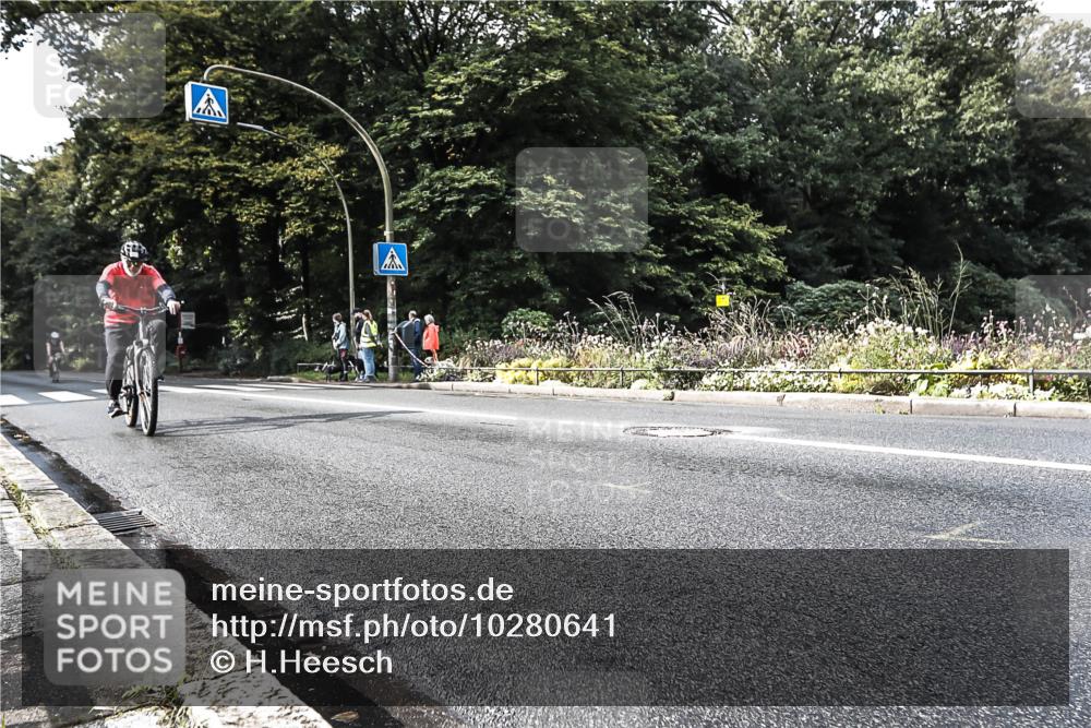 13.09.2026 - Stadtparktriathlon H.Heesch http://msf.ph/oto/10280641 13.09.2026 10:44:38 Radfahren 277, 383, 445, 454 meine-sportfotos.de
