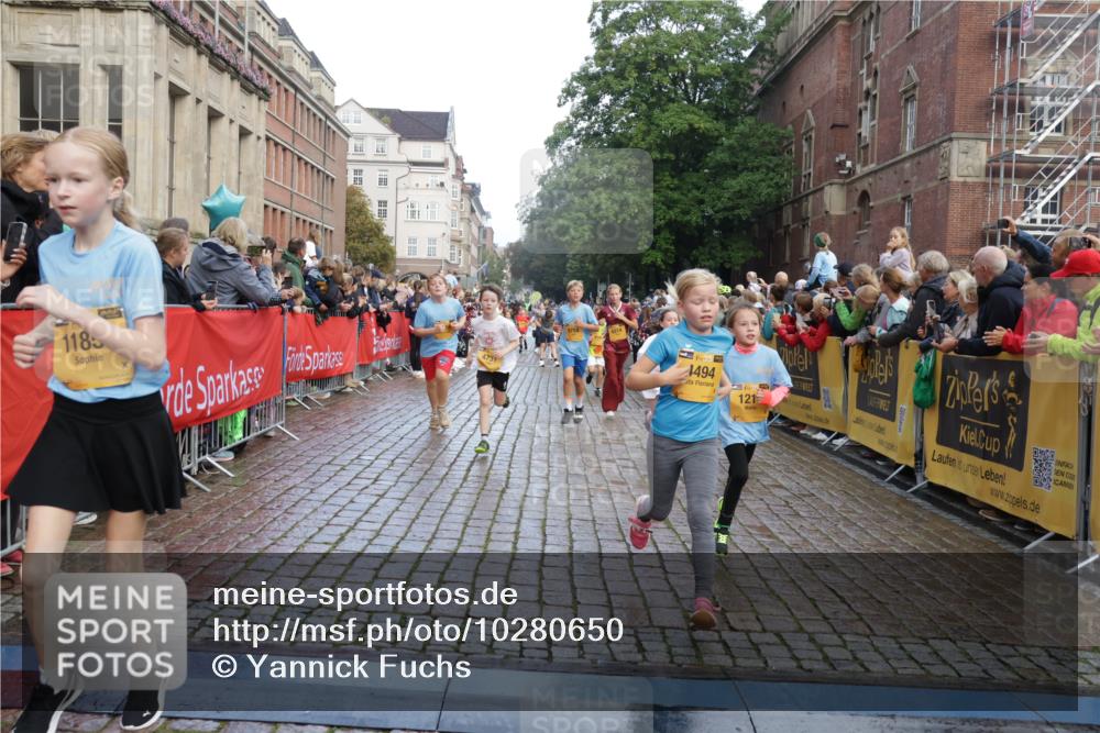 13.09.2026 - Kiel Lauf Yannick Fuchs http://msf.ph/oto/10280650 13.09.2026 08:54:03 Ziel 120, 193, 488, 1244, 1529, 1823, 2122, 2141, 2324, 2489, 4791, 4956, 5236, 5432, 5586, 5993, 6733, 7341, 7470, 7815, 8006, 8332, 9850, 9880, 10726, 10775, 10868, 12111, 12112, 12663, 12711, 12829, 258, 262, 888, 1149, 1159, 1332, 2016, 2447, 3210, 3234, 4607, 4791, 5120, 5177, 5455, 6004, 6267, 6628, 6702, 6733, 7240, 7635, 8024, 8525, 8671, 8857, 8968, 9266, 9816, 10122, 10997, 11170, 11185, 11593, 11830, 12511, 12548, 12711, 12828, 1218, 1463, 2610, 2742, 4059, 4494 meine-sportfotos.de