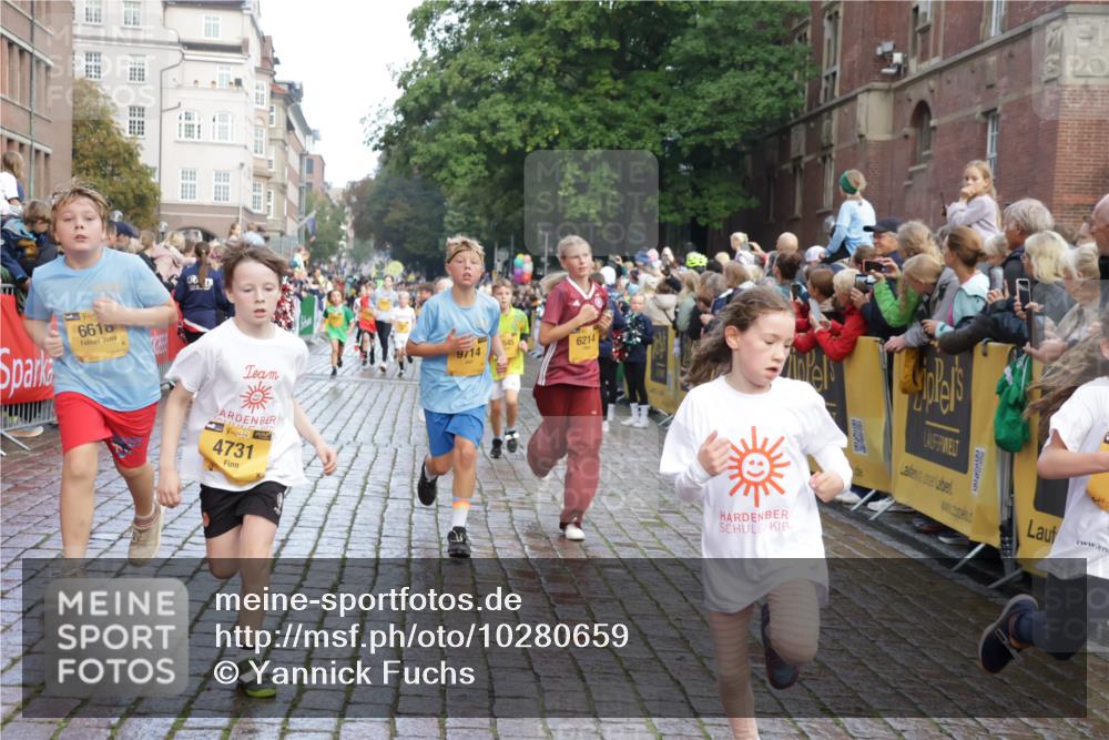 13.09.2026 - Kiel Lauf Yannick Fuchs http://msf.ph/oto/10280659 13.09.2026 08:54:04 Ziel 120, 193, 488, 1244, 1529, 1823, 2122, 2141, 2324, 2489, 4618, 4717, 4956, 5236, 5432, 5586, 5993, 7341, 7470, 7815, 8006, 8332, 9850, 9880, 10726, 10775, 10868, 12111, 12112, 12663, 12829, 193, 258, 262, 888, 1149, 1159, 1332, 1529, 2016, 2447, 3234, 4607, 4791, 5120, 5177, 5432, 5455, 6004, 6267, 6628, 6702, 6733, 7240, 8024, 8332, 8525, 8671, 8857, 8968, 9266, 9816, 10122, 10997, 11170, 11185, 11593, 11830, 12511, 12548, 12711, 12828, 1218, 1463, 2610, 2742, 4059, 4494 meine-sportfotos.de