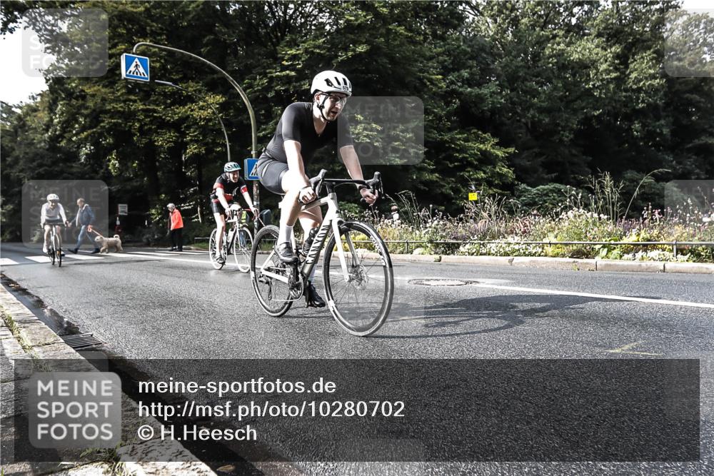 13.09.2026 - Stadtparktriathlon H.Heesch http://msf.ph/oto/10280702 13.09.2026 10:44:58 Radfahren 389, 483, 527, 568, 579 meine-sportfotos.de