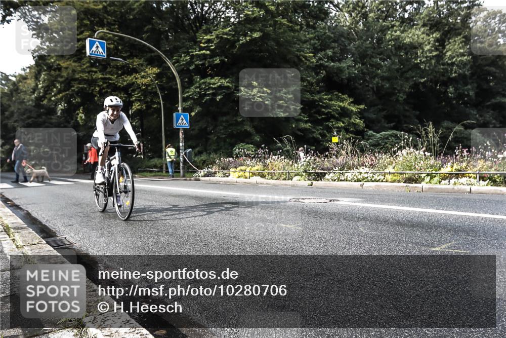 13.09.2026 - Stadtparktriathlon H.Heesch http://msf.ph/oto/10280706 13.09.2026 10:44:59 Radfahren 389, 527, 568, 579 meine-sportfotos.de