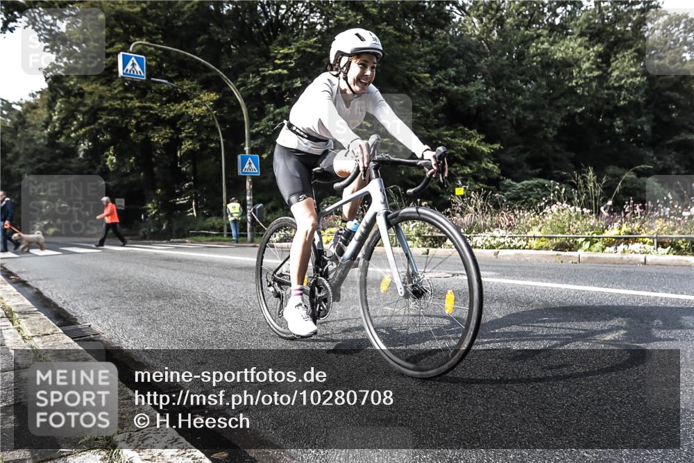 13.09.2026 - Stadtparktriathlon H.Heesch http://msf.ph/oto/10280708 13.09.2026 10:44:59 Radfahren 389, 527, 568, 579 meine-sportfotos.de
