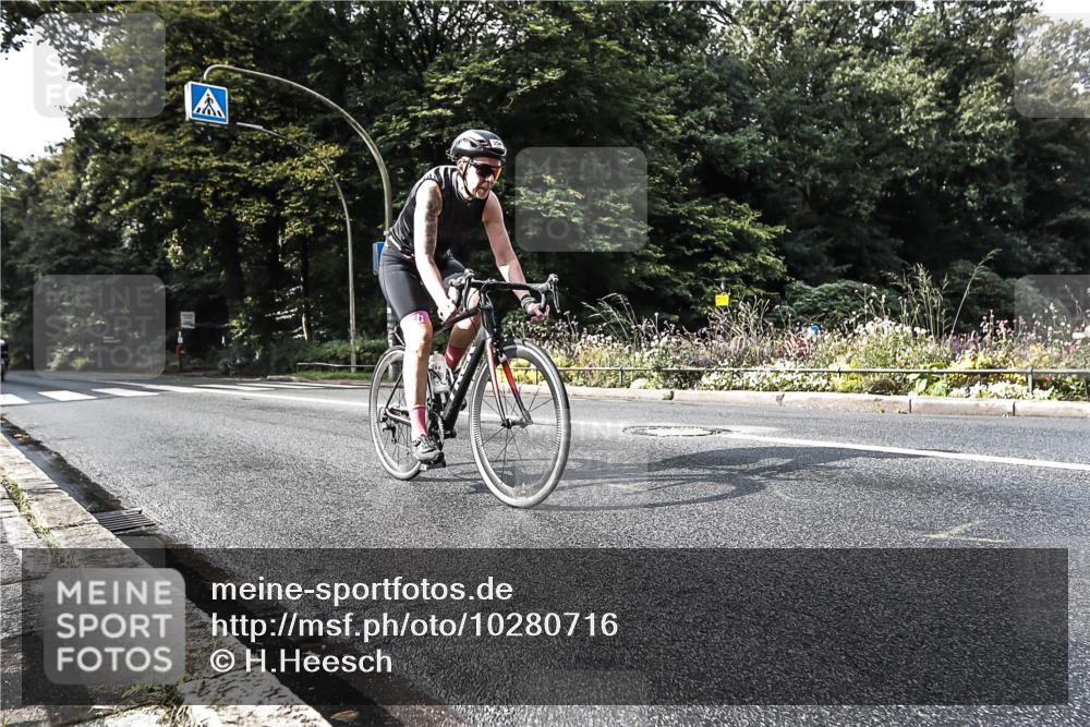 13.09.2026 - Stadtparktriathlon H.Heesch http://msf.ph/oto/10280716 13.09.2026 10:45:05 Radfahren 354, 534 meine-sportfotos.de