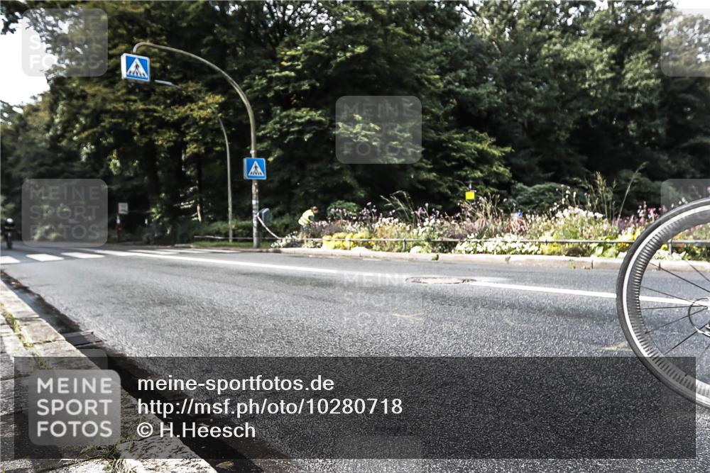 13.09.2026 - Stadtparktriathlon H.Heesch http://msf.ph/oto/10280718 13.09.2026 10:45:05 Radfahren 354, 534 meine-sportfotos.de