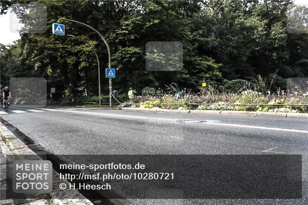 13.09.2026 - Stadtparktriathlon H.Heesch http://msf.ph/oto/10280721 13.09.2026 10:45:08 Radfahren 354, 524, 534 meine-sportfotos.de