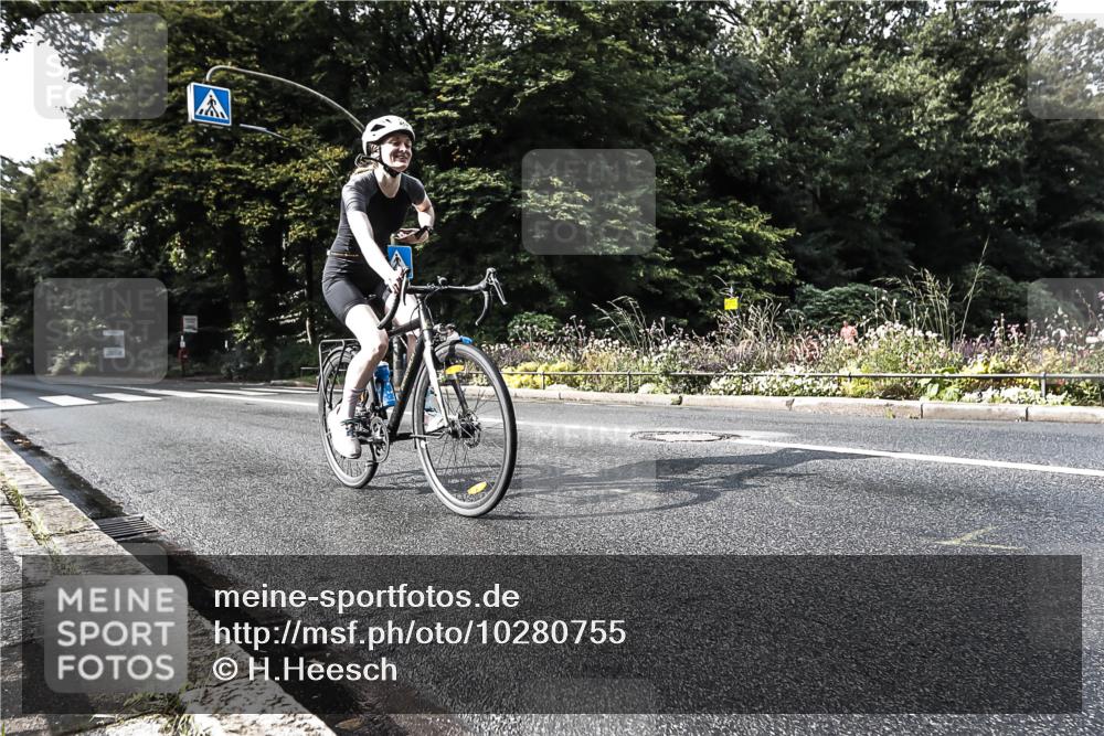 13.09.2026 - Stadtparktriathlon H.Heesch http://msf.ph/oto/10280755 13.09.2026 10:45:15 Radfahren 398, 459, 518, 529, 584 meine-sportfotos.de