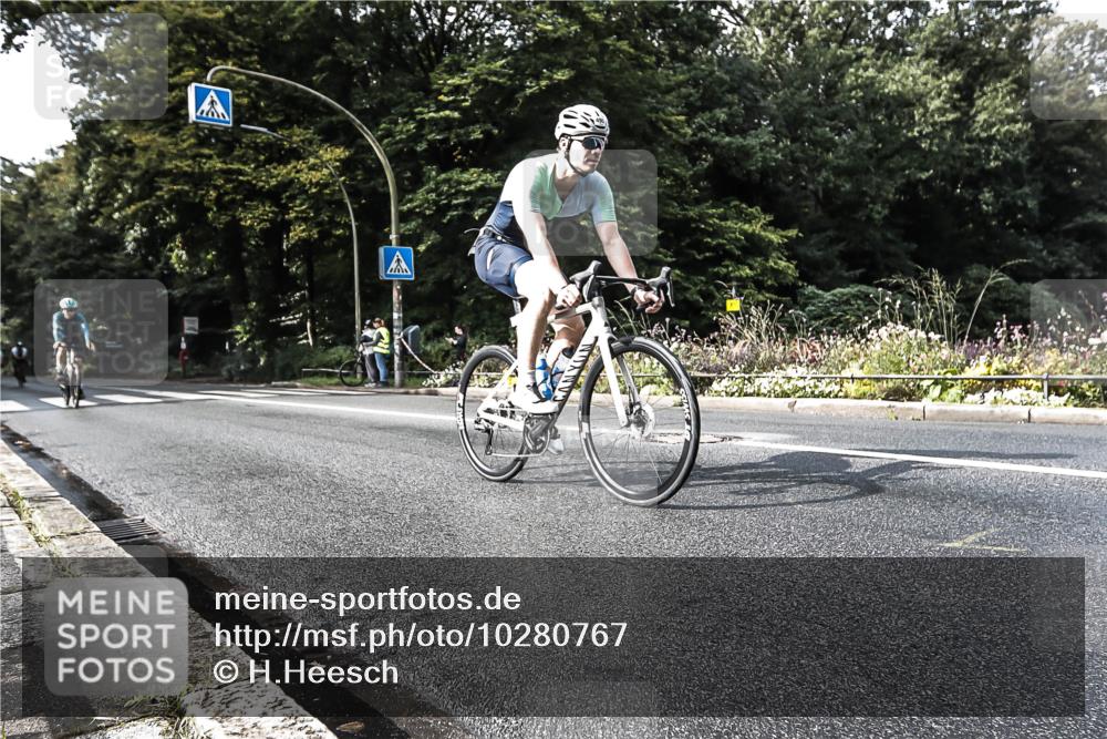 13.09.2026 - Stadtparktriathlon H.Heesch http://msf.ph/oto/10280767 13.09.2026 10:45:20 Radfahren 398, 434, 490, 519 meine-sportfotos.de
