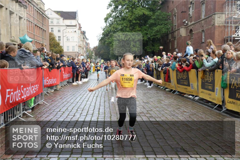 13.09.2026 - Kiel Lauf Yannick Fuchs http://msf.ph/oto/10280777 13.09.2026 08:54:13 Ziel 488, 1463, 1540, 2489, 2610, 4059, 4618, 4717, 5236, 5993, 6134, 7470, 9291, 9447, 9850, 9880, 10775, 10868, 10920, 11468, 11672, 11840, 12111, 12112, 120, 193, 258, 262, 888, 1149, 1244, 1332, 1529, 1823, 2122, 2141, 2324, 2447, 3234, 4607, 4791, 4956, 5120, 5432, 5586, 6267, 6628, 6702, 6733, 7341, 7815, 8006, 8024, 8332, 8671, 8968, 9266, 9816, 9880, 10726, 10997, 11170, 11593, 12511, 12548, 12663, 12711, 12828, 12829, 241, 1218, 2742, 3211, 3896, 3936, 4494 meine-sportfotos.de