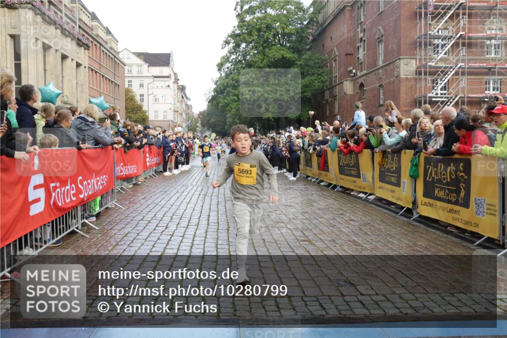 13.09.2026 - Kiel Lauf Yannick Fuchs http://msf.ph/oto/10280799 13.09.2026 08:54:15 Ziel 488, 1218, 1463, 1540, 2489, 2610, 4059, 4494, 4618, 4717, 4731, 5041, 5236, 5993, 6030, 6134, 7470, 9291, 9447, 9850, 10775, 10868, 10920, 11468, 11672, 11840, 12112, 120, 193, 258, 262, 1149, 1244, 1332, 1529, 1823, 2122, 2141, 2324, 2447, 3234, 4607, 4791, 4956, 5120, 5432, 5586, 6267, 6628, 6702, 6733, 7341, 7815, 8006, 8024, 8332, 8671, 8968, 9266, 9880, 10726, 10997, 11170, 12111, 12511, 12548, 12663, 12711, 12828, 12829, 241, 2742, 3211, 3896, 3936 meine-sportfotos.de