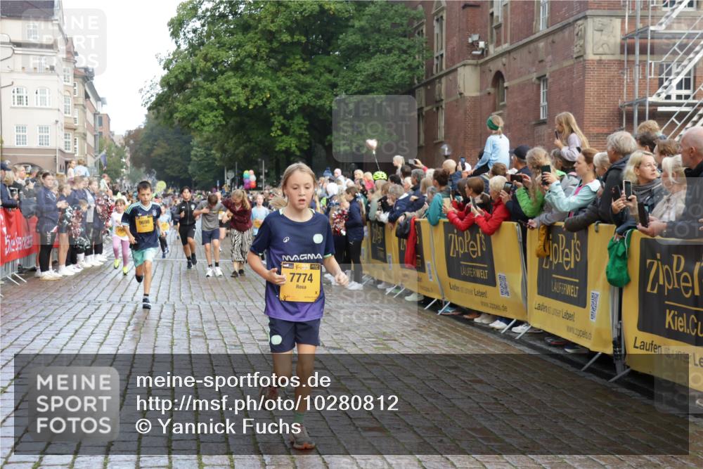 13.09.2026 - Kiel Lauf Yannick Fuchs http://msf.ph/oto/10280812 13.09.2026 08:54:16 Ziel 488, 1218, 1463, 1540, 2489, 2610, 4059, 4494, 4618, 4717, 4731, 5041, 5236, 5993, 6030, 6134, 6618, 7470, 9291, 9447, 9850, 10775, 10868, 10920, 11468, 11672, 11840, 12112, 120, 193, 258, 262, 1244, 1332, 1529, 1823, 2122, 2141, 2324, 2447, 3234, 4607, 4791, 4956, 5120, 5432, 5586, 5993, 6267, 6628, 6702, 6733, 7341, 7815, 8006, 8332, 8671, 9266, 9850, 9880, 10726, 10868, 10997, 11170, 12111, 12112, 12511, 12548, 12663, 12711, 12828, 12829, 241, 2742, 3211, 3896, 3936 meine-sportfotos.de