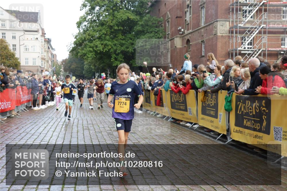 13.09.2026 - Kiel Lauf Yannick Fuchs http://msf.ph/oto/10280816 13.09.2026 08:54:16 Ziel 488, 1218, 1463, 1540, 2489, 2610, 4059, 4494, 4618, 4717, 4731, 5041, 5236, 5993, 6030, 6134, 6618, 7470, 9291, 9447, 9850, 10775, 10868, 10920, 11468, 11672, 11840, 12112, 120, 193, 258, 262, 1244, 1332, 1529, 1823, 2122, 2141, 2324, 2447, 3234, 4607, 4791, 4956, 5120, 5432, 5586, 5993, 6267, 6628, 6702, 6733, 7341, 7815, 8006, 8332, 8671, 9266, 9850, 9880, 10726, 10868, 10997, 11170, 12111, 12112, 12511, 12548, 12663, 12711, 12828, 12829, 241, 2742, 3211, 3896, 3936 meine-sportfotos.de