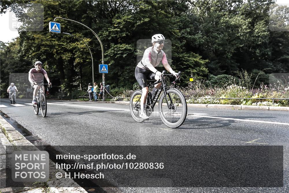 13.09.2026 - Stadtparktriathlon H.Heesch http://msf.ph/oto/10280836 13.09.2026 10:45:39 Radfahren 248, 385, 427, 433, 494 meine-sportfotos.de