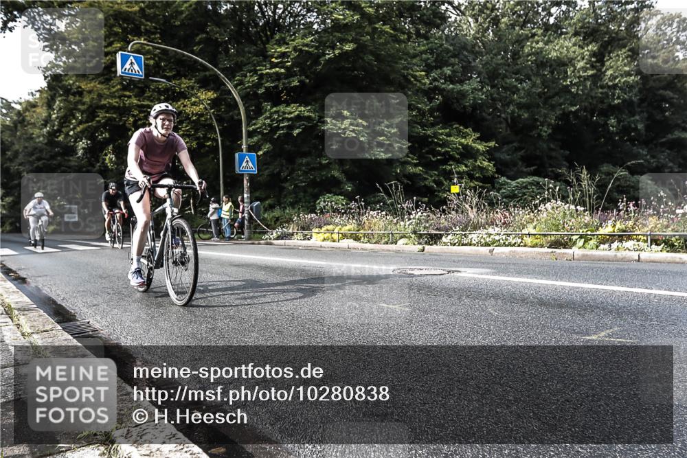 13.09.2026 - Stadtparktriathlon H.Heesch http://msf.ph/oto/10280838 13.09.2026 10:45:39 Radfahren 248, 385, 427, 433, 494 meine-sportfotos.de