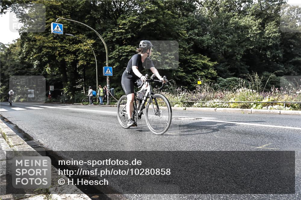 13.09.2026 - Stadtparktriathlon H.Heesch http://msf.ph/oto/10280858 13.09.2026 10:45:43 Radfahren 248, 414, 427, 494, 563 meine-sportfotos.de