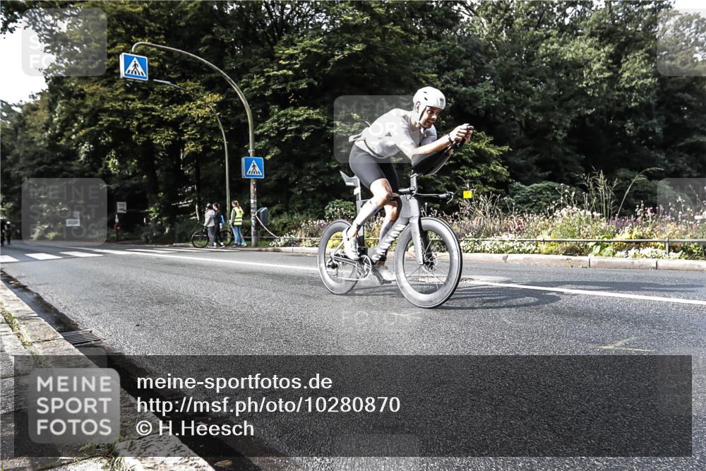 13.09.2026 - Stadtparktriathlon H.Heesch http://msf.ph/oto/10280870 13.09.2026 10:45:45 Radfahren 248, 414, 563 meine-sportfotos.de