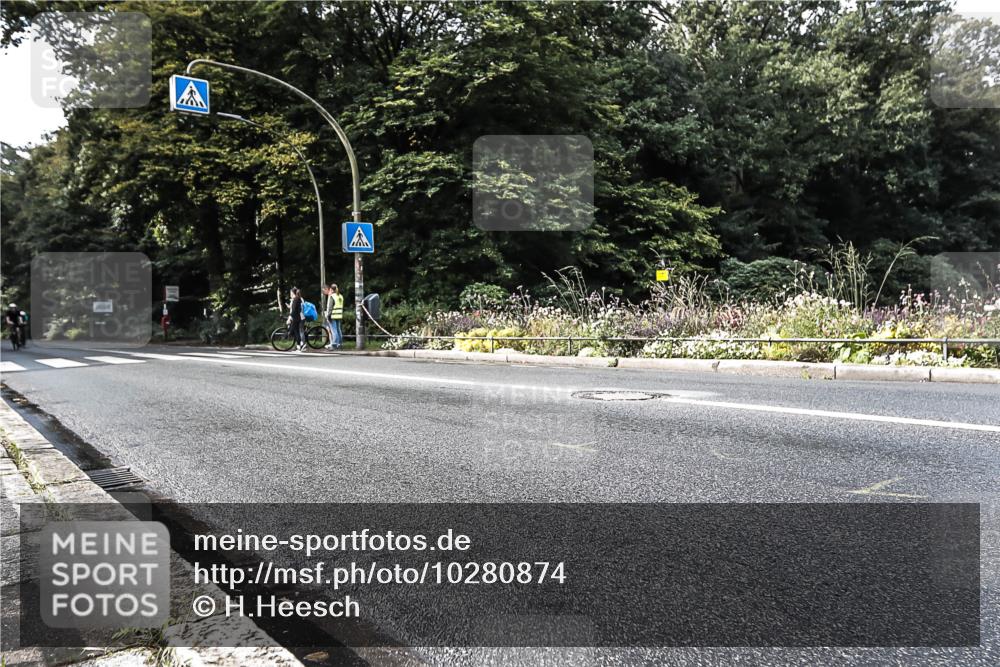 13.09.2026 - Stadtparktriathlon H.Heesch http://msf.ph/oto/10280874 13.09.2026 10:45:46 Radfahren 414, 543, 550, 563 meine-sportfotos.de
